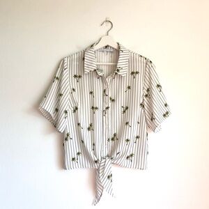 English Factory Palm Tree White / Gray Stripe Button Up Tie Front Top Size Large